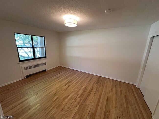 Building Photo - 57 Sandra Cir