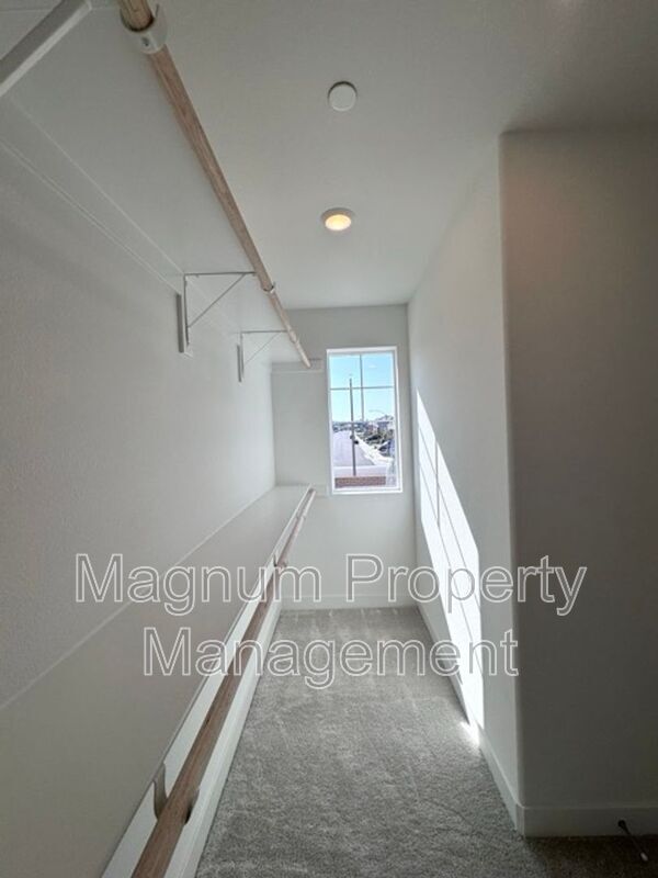 Building Photo - 30769 Valley Heights Dr.