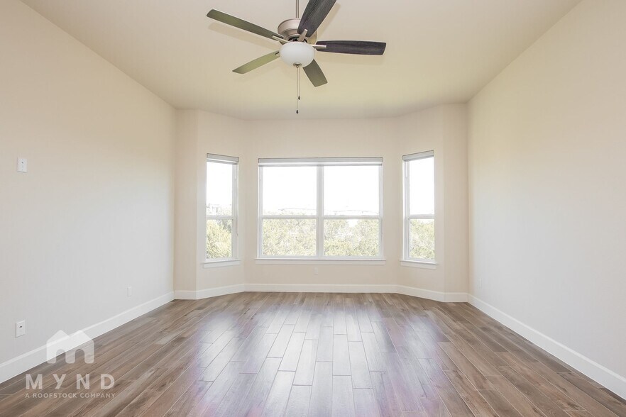 Building Photo - 607 Gunison Dr