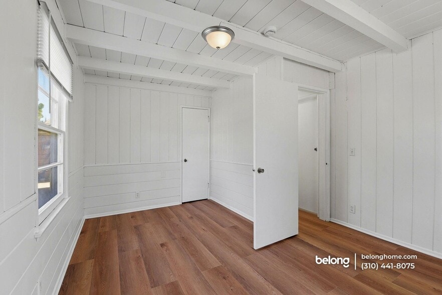 Building Photo - 18601 Keswick St