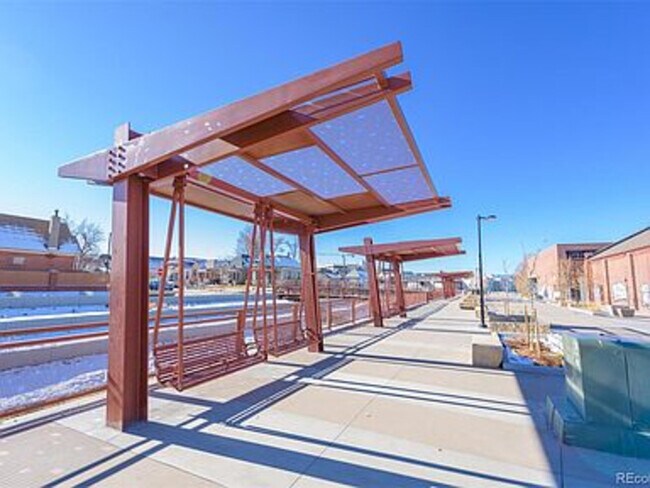 Building Photo - 1777 E 39th Ave