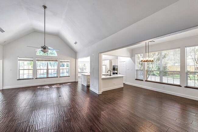 Building Photo - 6 Old River Pl