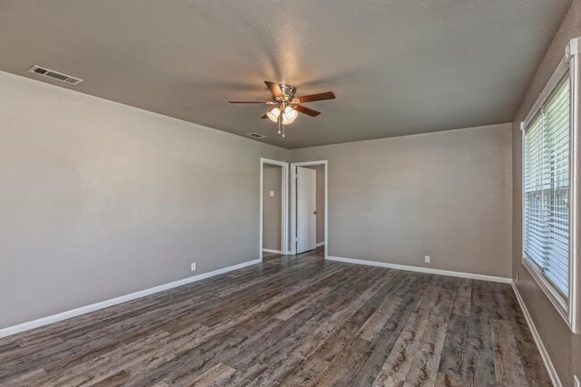 Building Photo - 1910 S 47th St