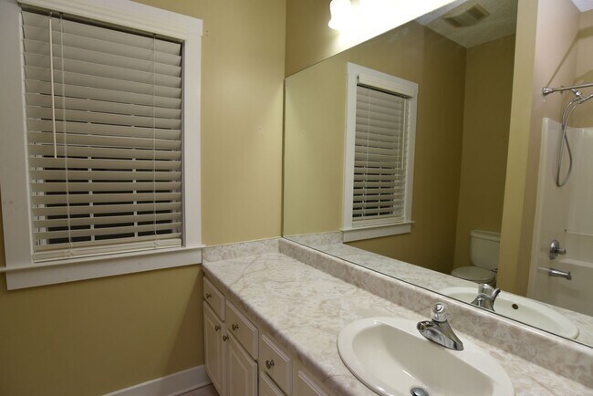Building Photo - Single Family Home in Richmond Hill 4BR/3Bath