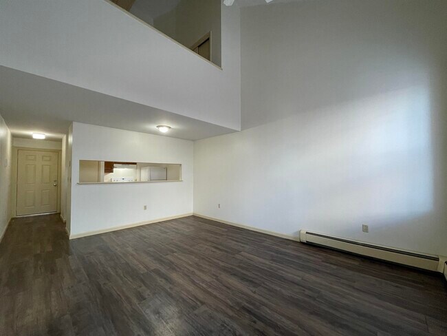 Building Photo - 521 Pine St