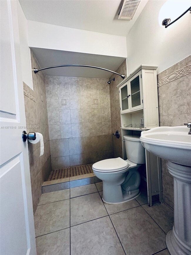 Building Photo - 18501 SW 115th Ave