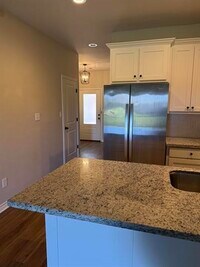 Building Photo - 5670 Shadowbend Cir N