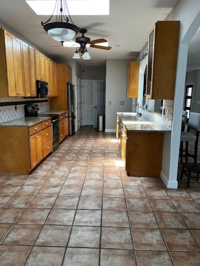 Building Photo - Bermuda Pointe