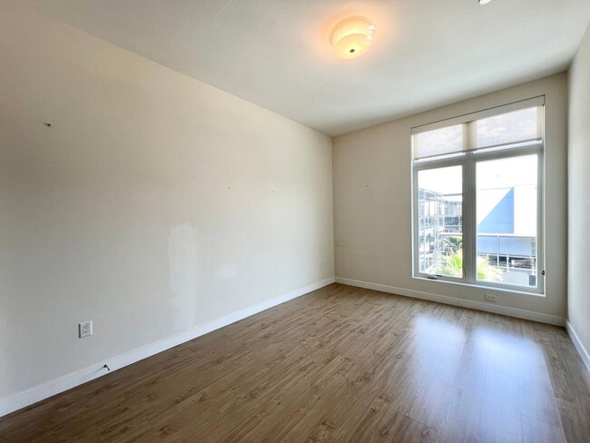 Building Photo - MOVE IN SPECIAL!!! FIRST MONTH FREE!!! LUX...