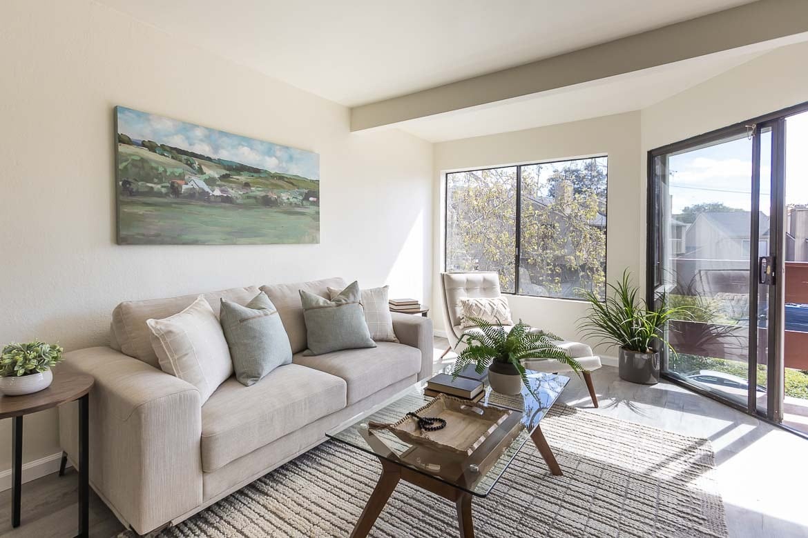 Building Photo - 680 Chorro St