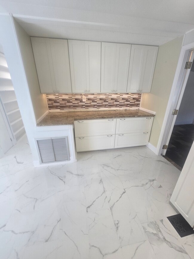 Building Photo - 1900 Augusta Rd