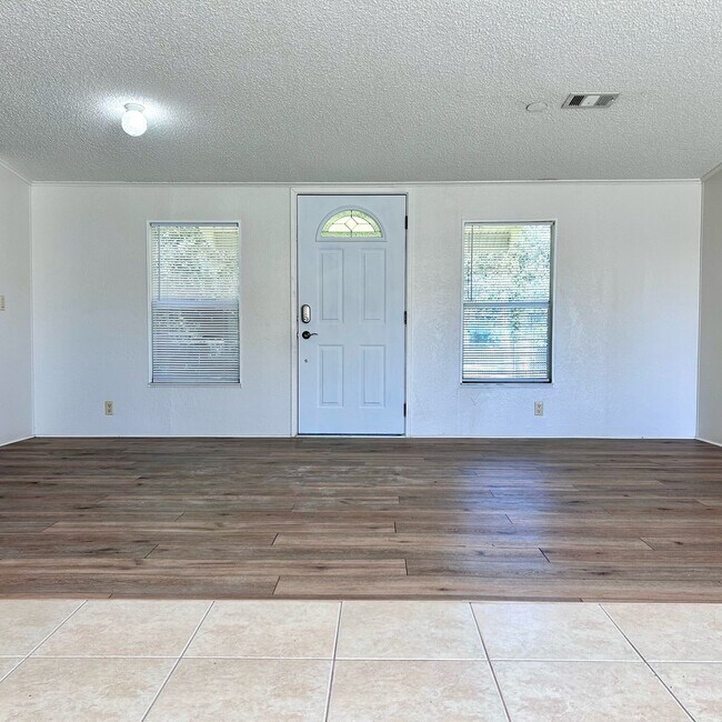 Building Photo - 11466 Rhodine Rd