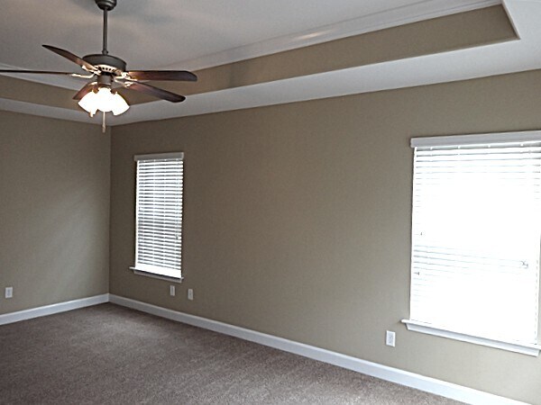 Building Photo - 35 Summer Hill Ct