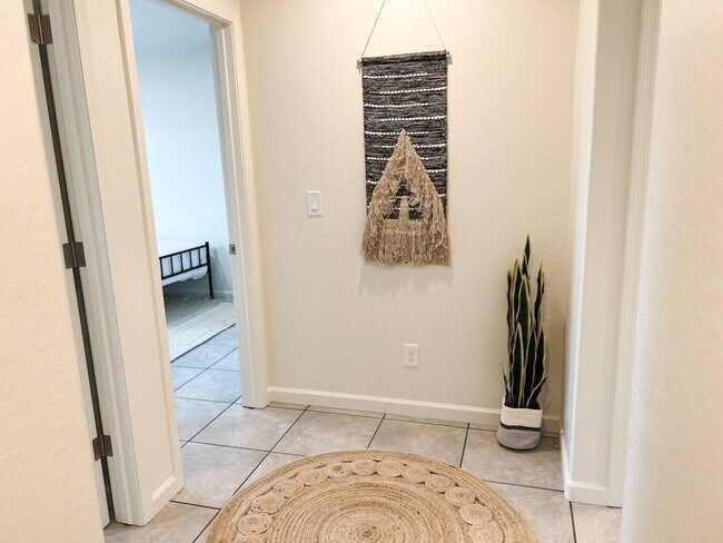 Upstairs hallway - 8503 E Leigh Dr