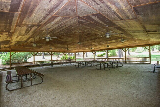 Building Photo - "Spacious 4-Bedroom Gem with 2.5 Baths at ...