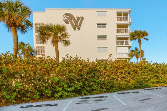 Building Photo - 555 Fillmore Ave