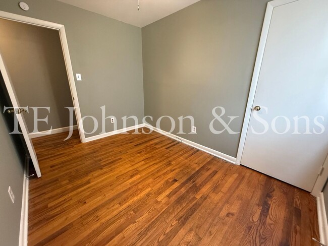Building Photo - Charming 4 Bedroom in Winston Salem