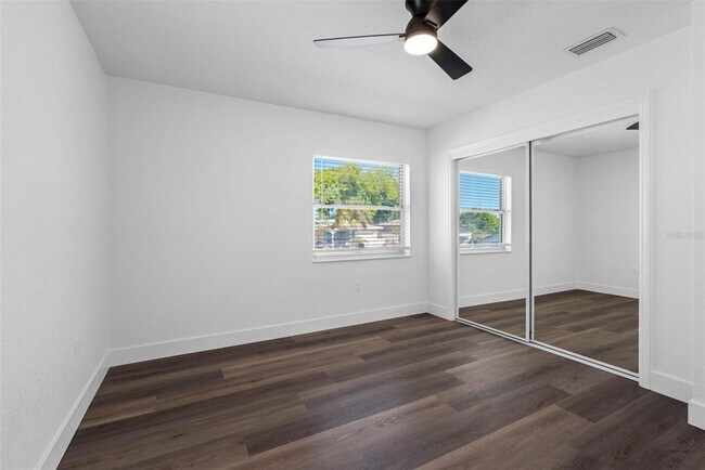 Building Photo - 11572 63rd Ave N