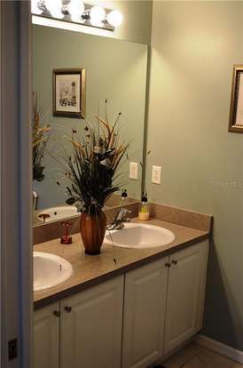 Building Photo - 2121 Heron Lake Dr