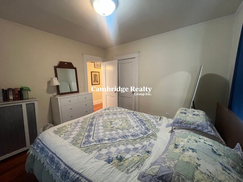 Building Photo - 10 Townsend Rd