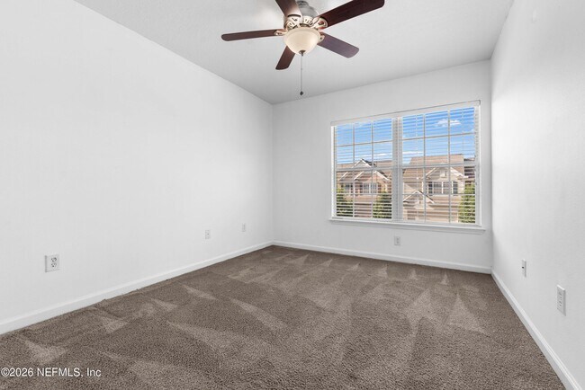 Building Photo - 3897 Lionheart Dr