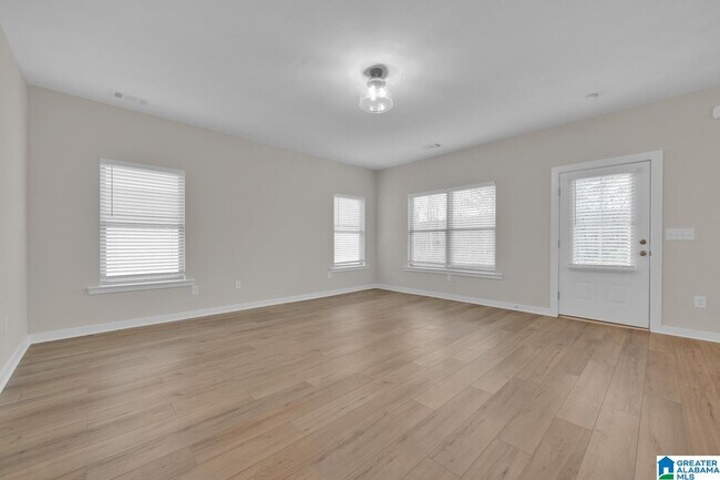 Building Photo - 615 Troubadour Ln