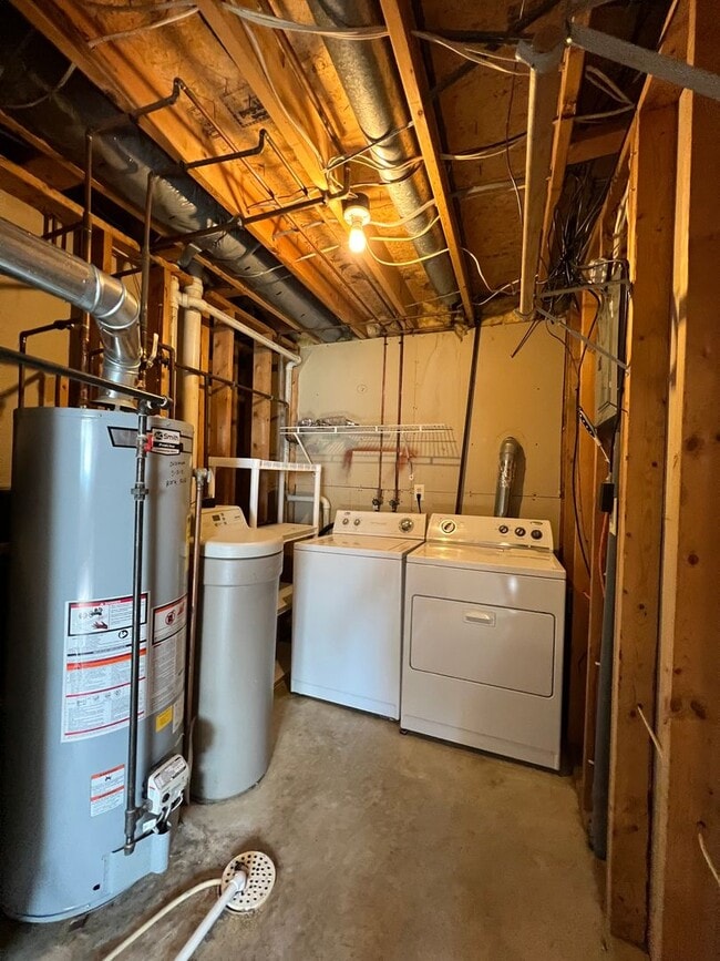 Building Photo - NE House for Rent 4 bedroom 2 bathroom fen...