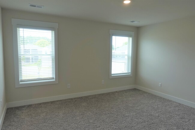 Building Photo - 100 Boren Wy