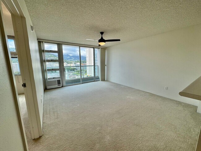 Building Photo - 1450 Young St