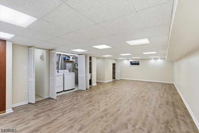 Building Photo - 1201 Normandy Ct