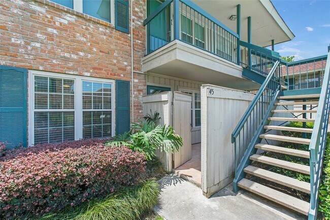 Building Photo - 845 Augusta Dr