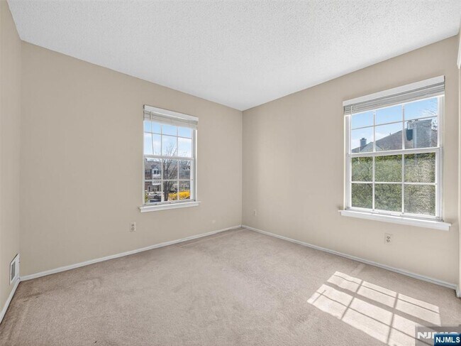 Building Photo - 403 Poets Way