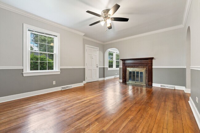 Building Photo - 2408 Cascadilla St