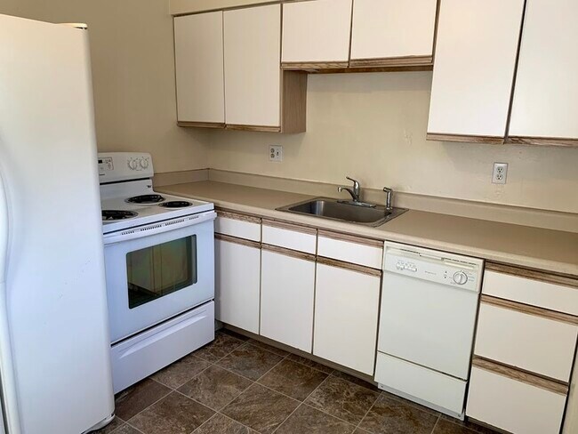 Building Photo - 801 Ashland St