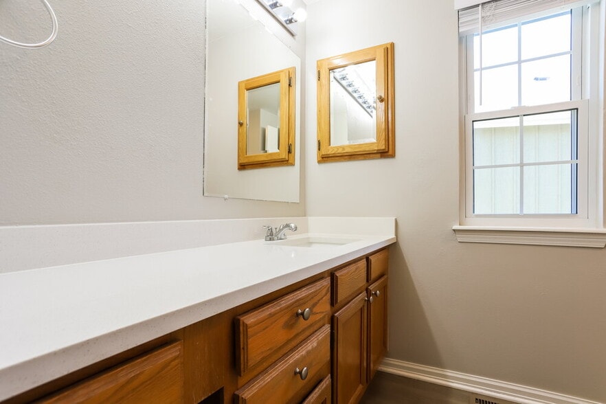 Building Photo - 7442 Berkeley Ct