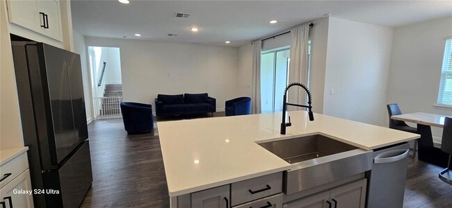 Building Photo - 18410 Blue Heron Cir