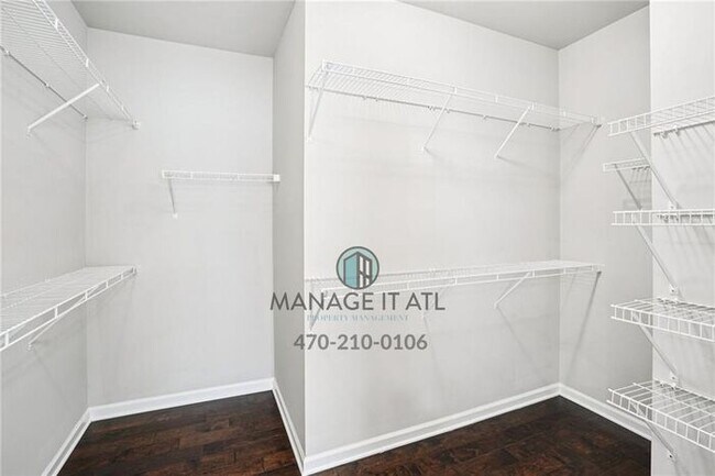 Building Photo - Move-in-ready 3 bedroom townhome in Duluth