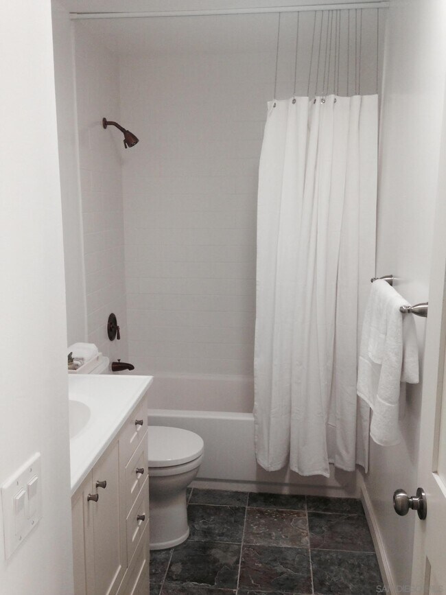 Building Photo - 357 Winsome Pl