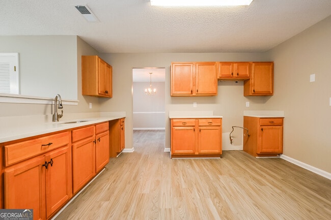 Building Photo - 1707 Deer Crossing Way