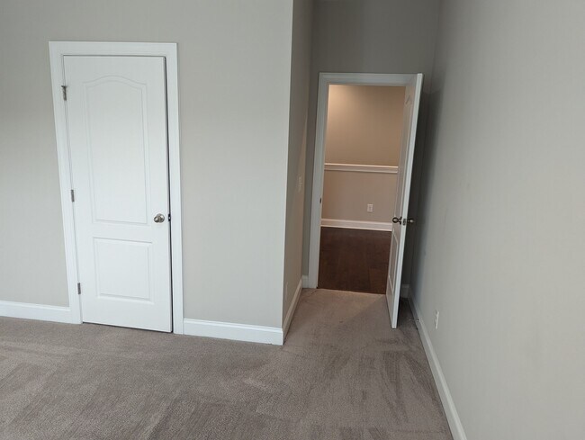 Building Photo - 1008 Cotulla Dr