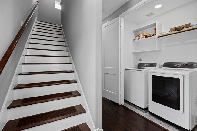 Building Photo - 2120 Genesee St