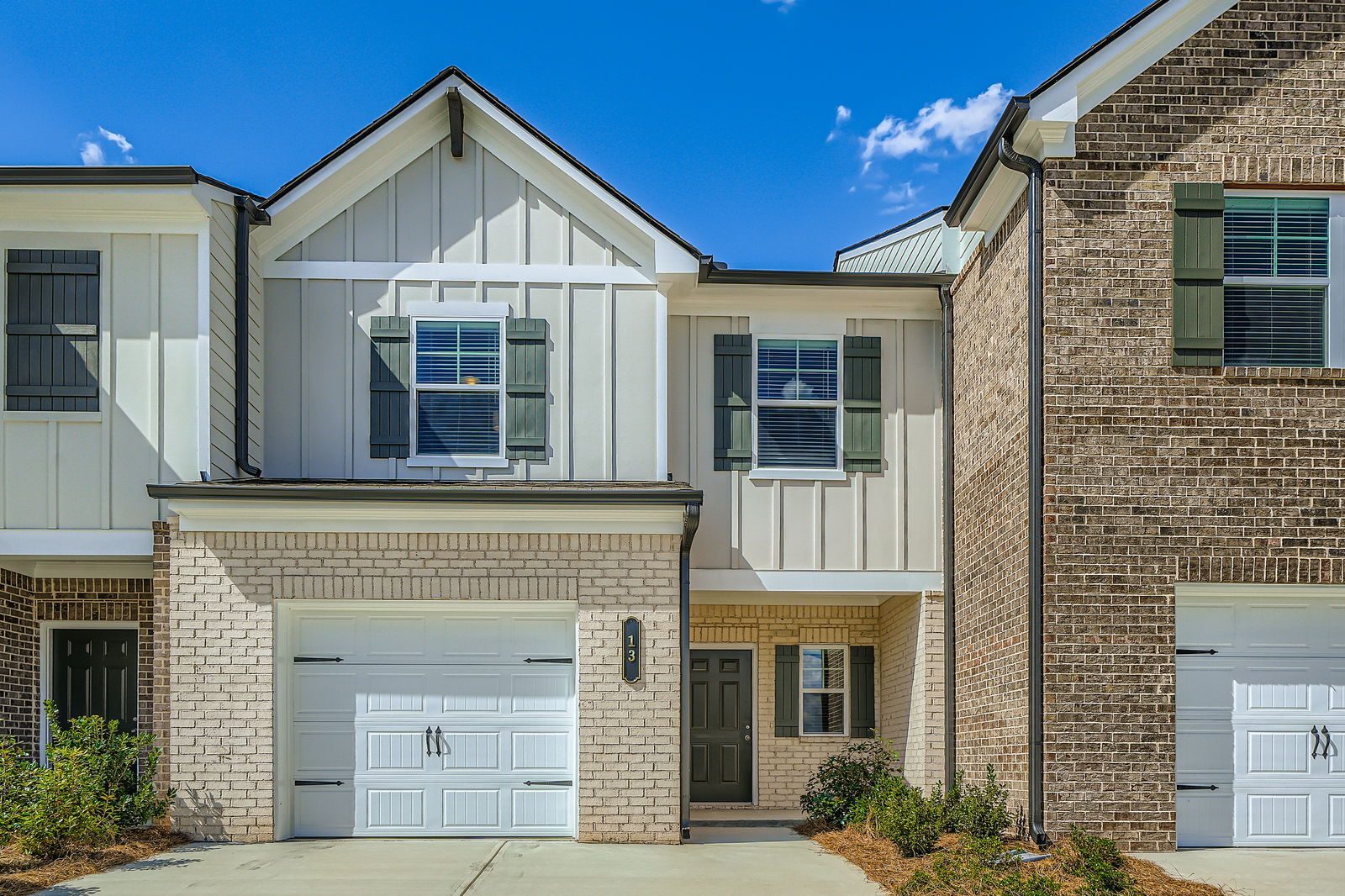 Building Photo - 136 Pyrus Ln