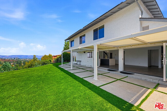 Building Photo - 4355 Chaumont Rd