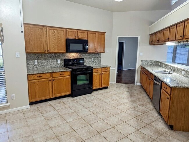 Building Photo - 3821 Pin Oak Dr N
