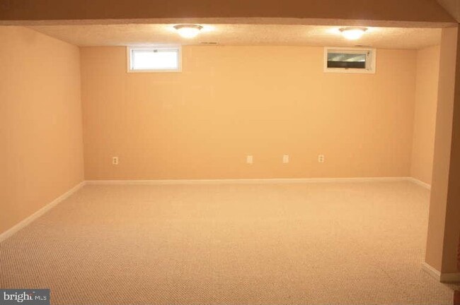 Building Photo - 8567 Black Star Cir