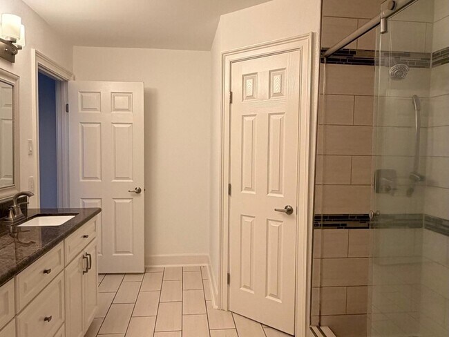 Building Photo - 3815 Redwood Falls Dr