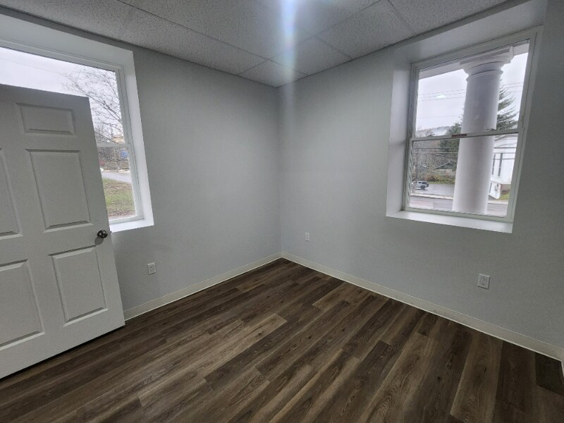 Building Photo - 151 S Main St