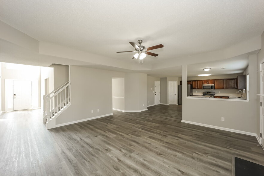 Building Photo - 265 Redding Ridge