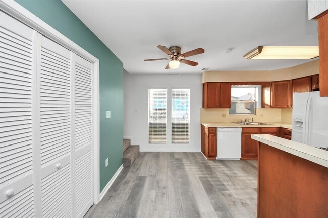 Building Photo - 129 Tarpon St