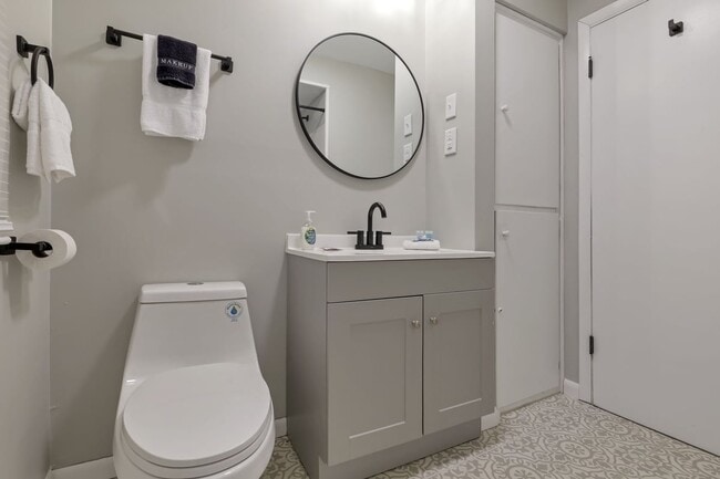 Building Photo - 1275 E Weber Rd